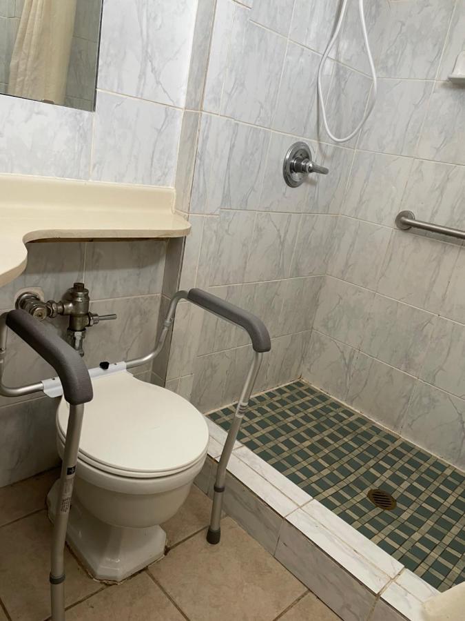 American Motor Inn - Rock Island Bagian luar foto