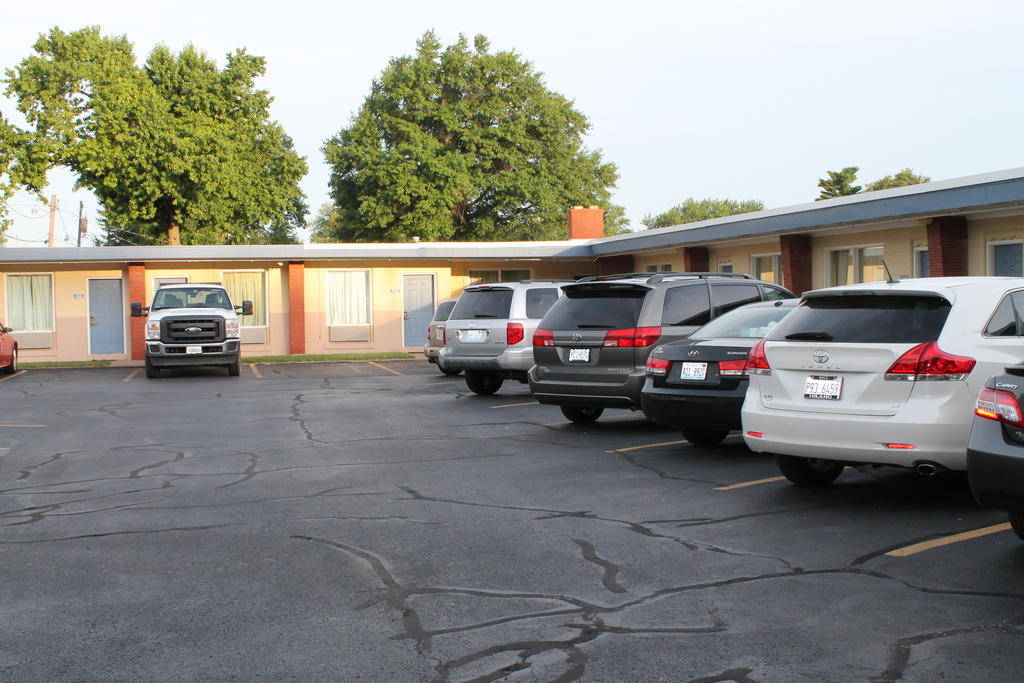 American Motor Inn - Rock Island Bagian luar foto