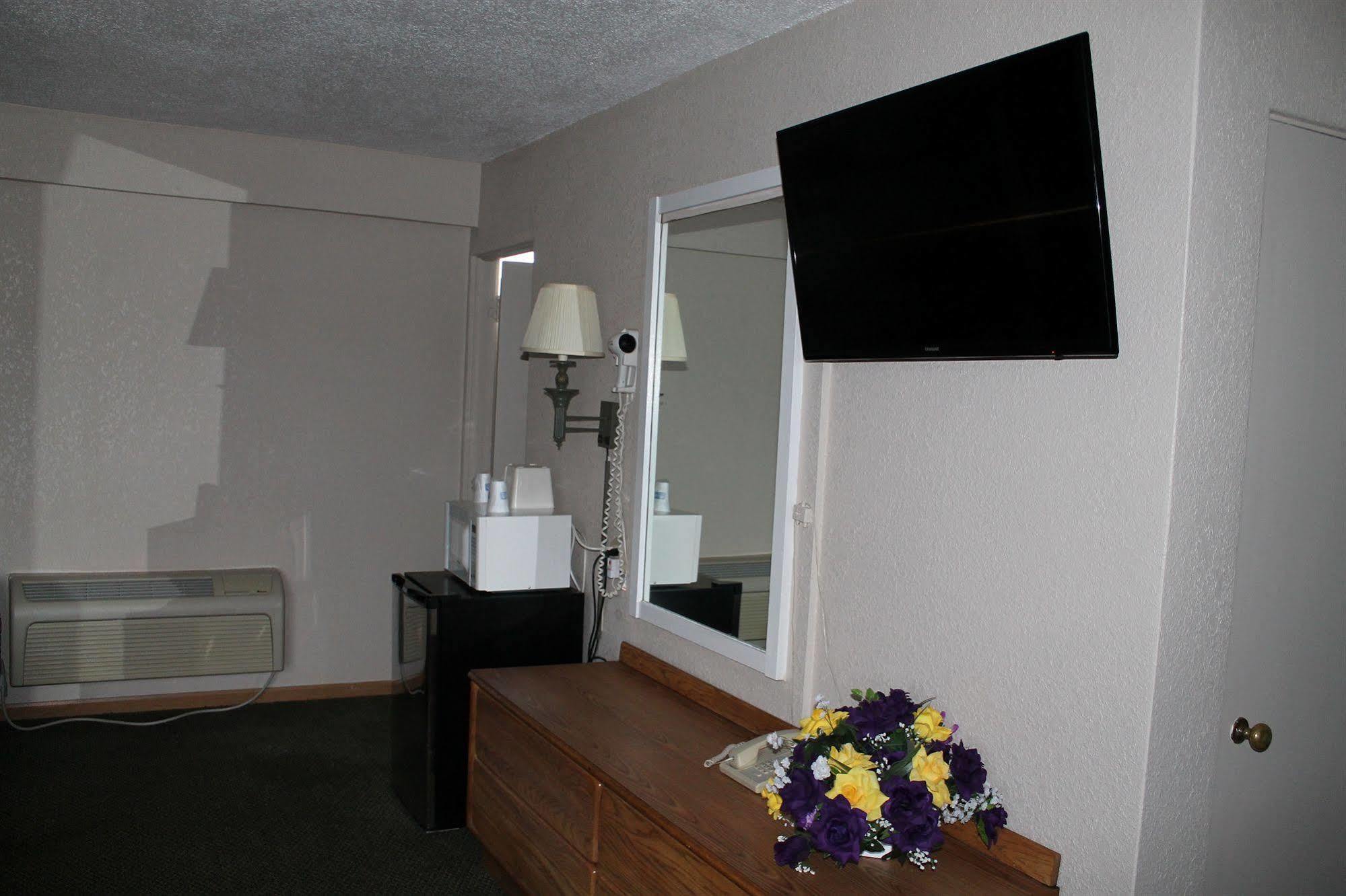 American Motor Inn - Rock Island Bagian luar foto