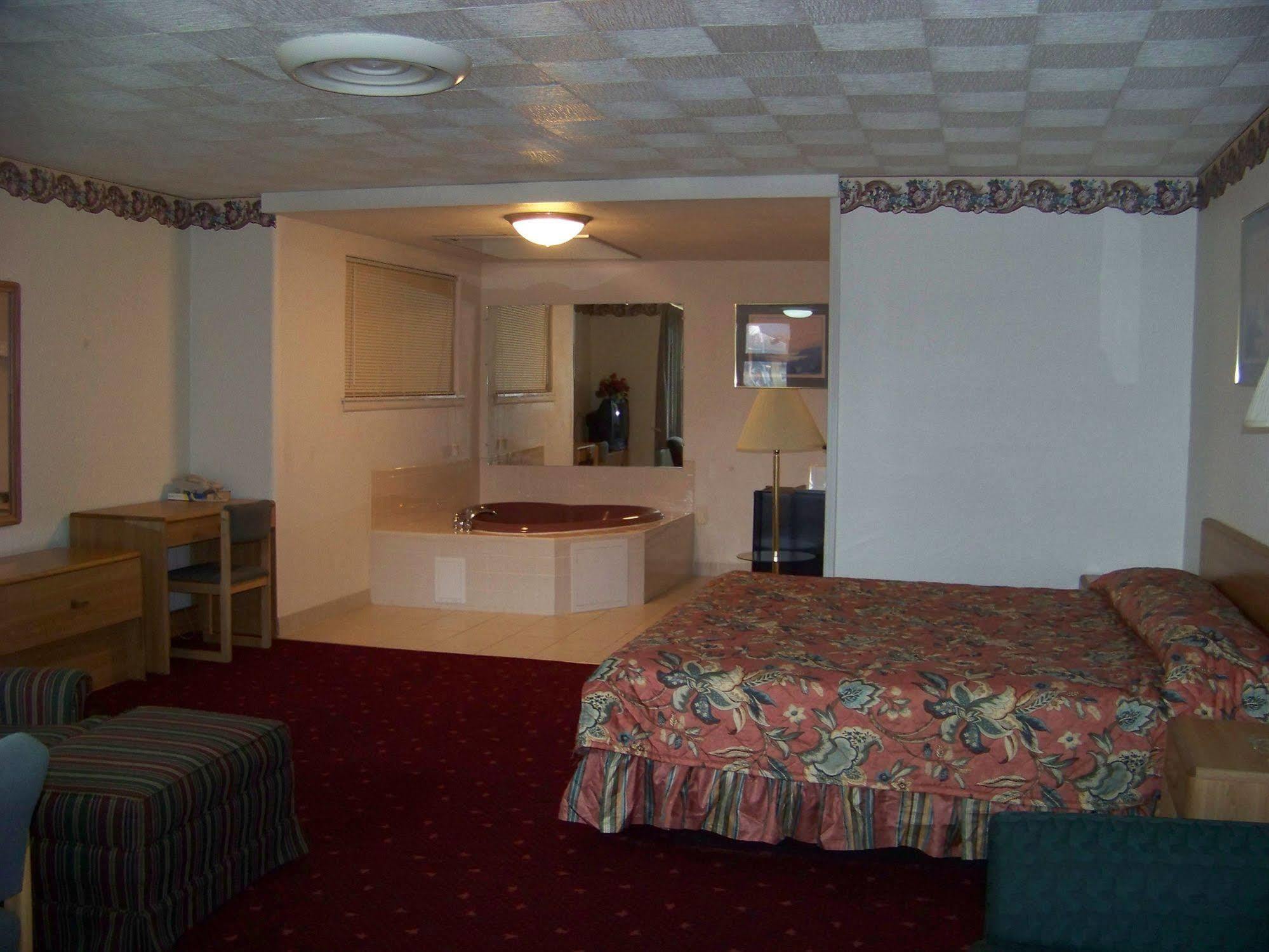American Motor Inn - Rock Island Bagian luar foto